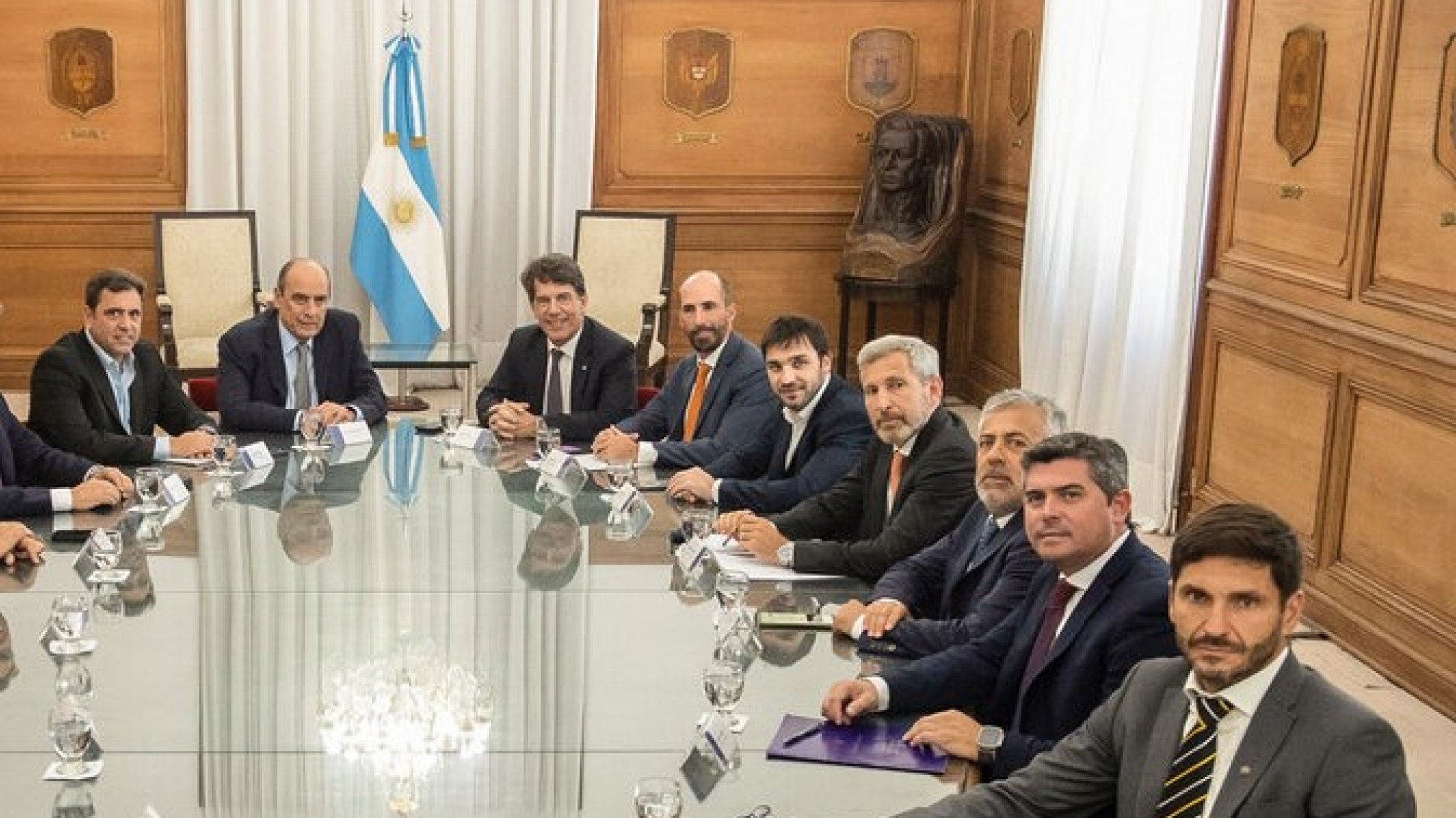 La Patagonia Rebelde quedó en el pasado: Torres y los gobernadores de Juntos por el Cambio garantizaron su apoyo a la Ley de Bases del gobierno nacional