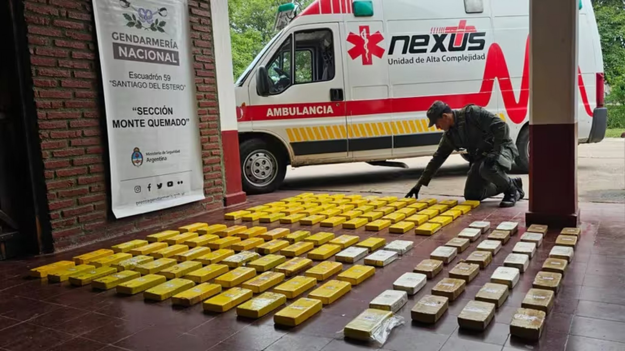 Encontraron 134 kilos de cocaína en una ambulancia