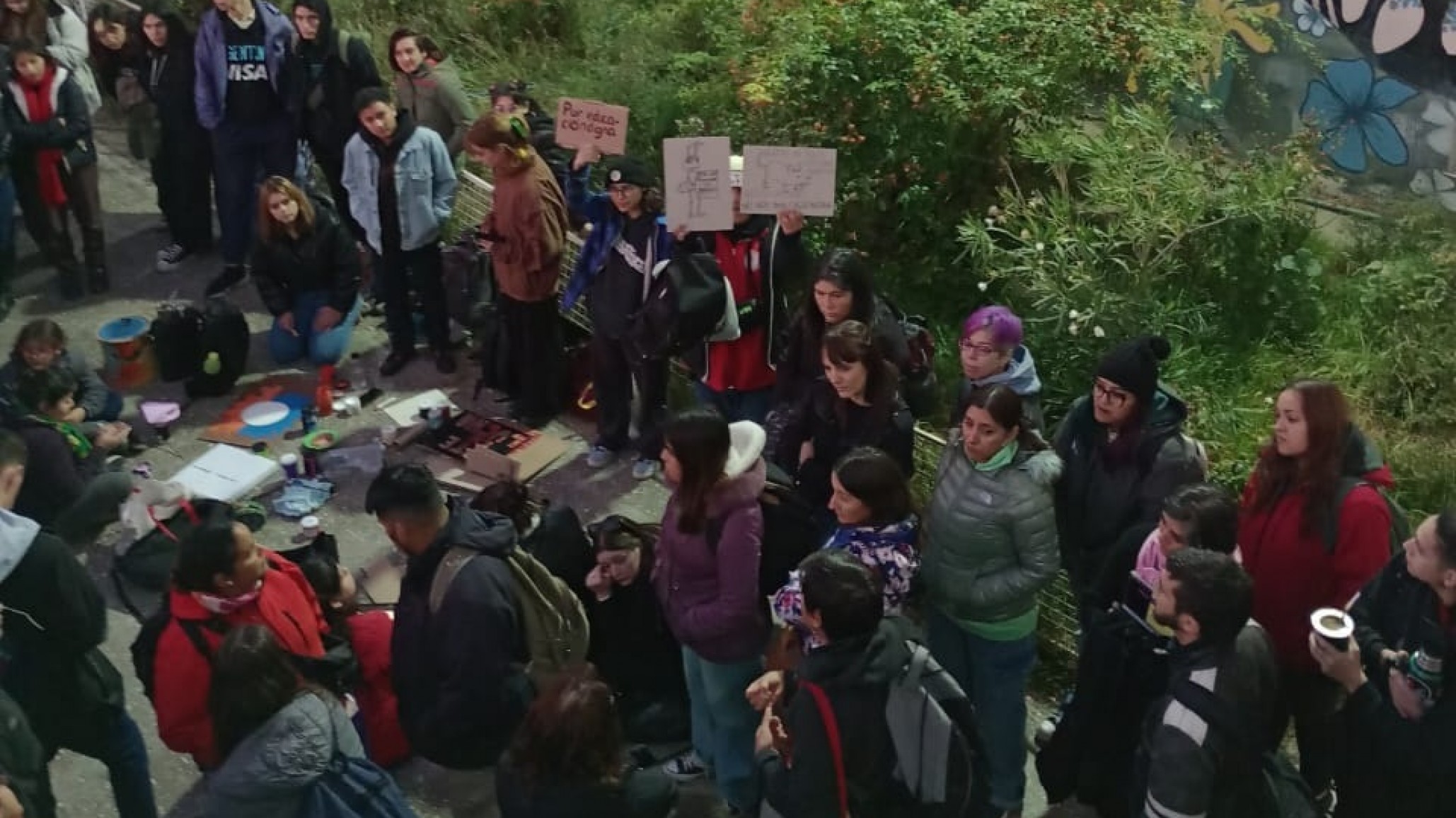 Sentada en defensa de la educación pública: falta de baños y problemas edilicios