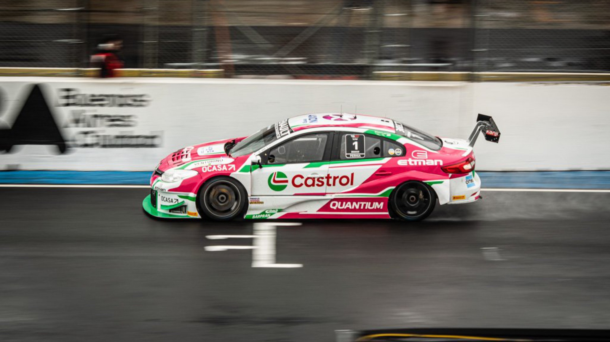 Pernia se quedó con la pole en la clasificación del TC2000