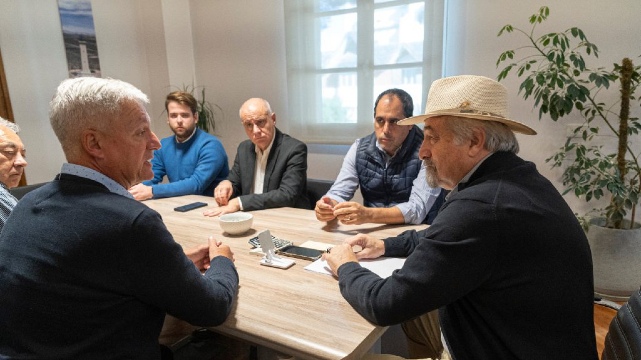 Macharashvili se reunió con PECOM por el interés de operar en áreas de YPF