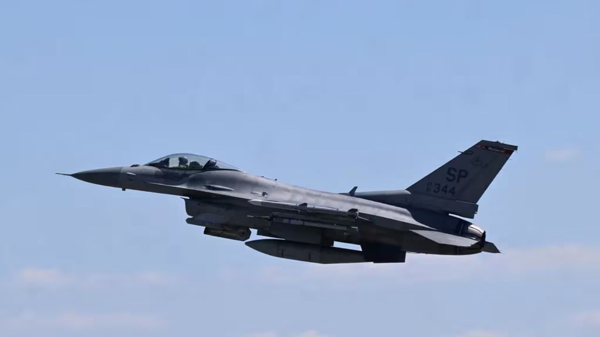 El gobierno gastará US$600 millones en aviones de guerra y armamento