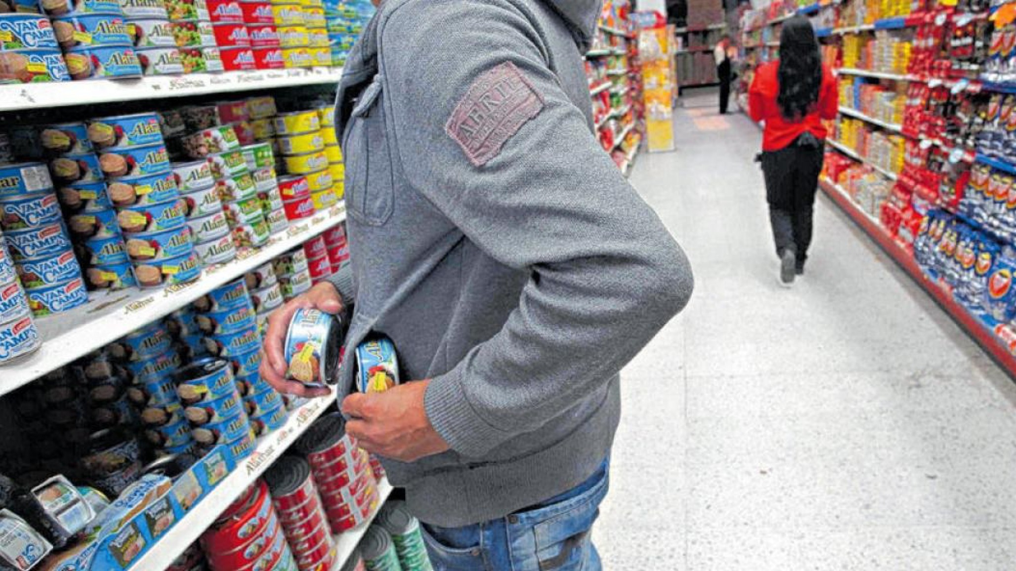 Aumenta el robo de alimentos en supermercados: "El hambre tenemos que combatirlo con recursos, no con más policías"