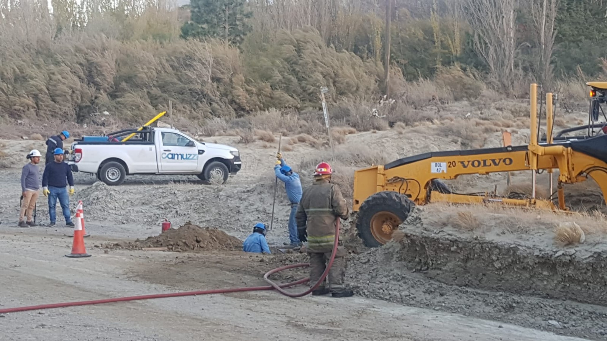 Una máquina vial rompió un caño de gas en Av. 10 de noviembre