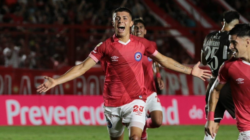 Argentinos Juniors avanza a semifinales de la Copa de la Liga Profesional tras una definición por penales