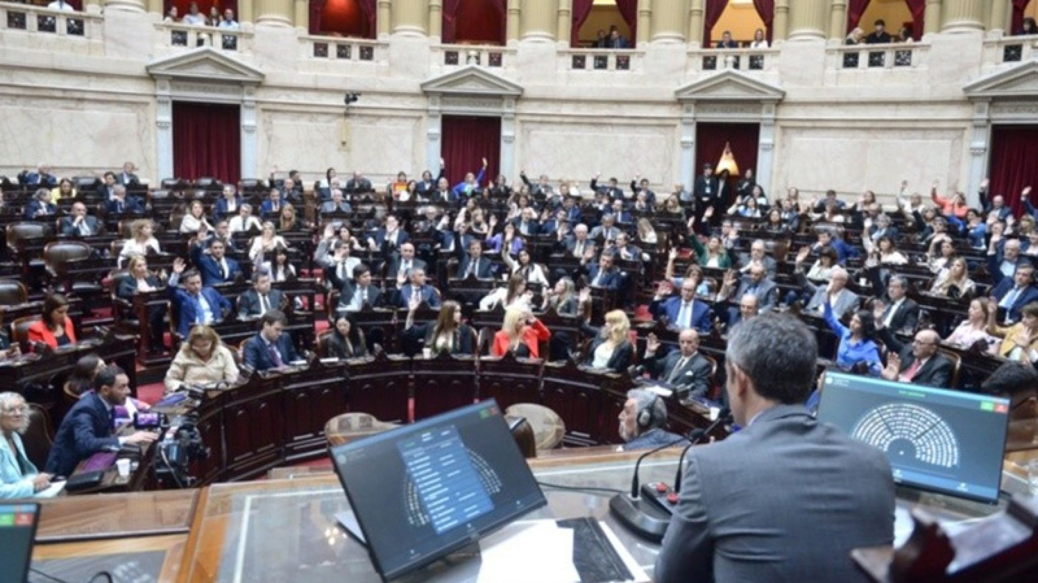 Unión por la Patria pedirá una sesión especial para fijar topes en los sueldos de la función pública