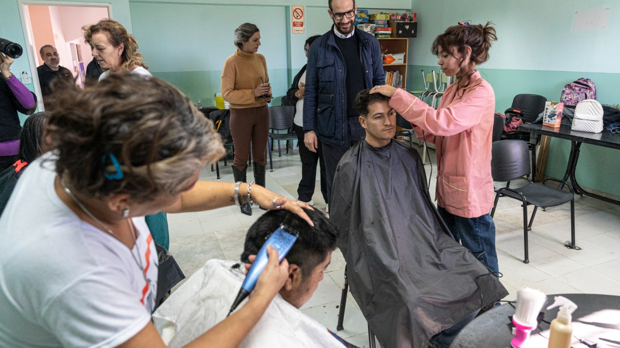 Claudia Sellado de la Peluquería Solidaria: "Antes trabajamos principalmente con niños, hoy va la familia completa"