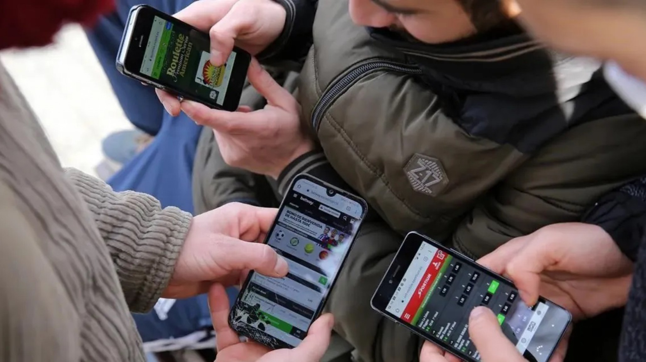 Adolescente de 14 años se gastó los ahorros de su mamá en un casino online e intentó suicidarse