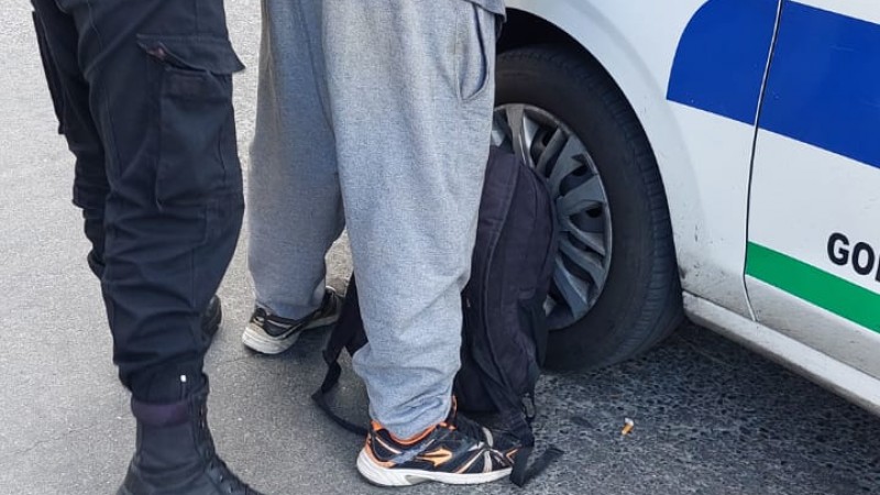 Dos jóvenes provocaron disturbios en Mostaza y Barile