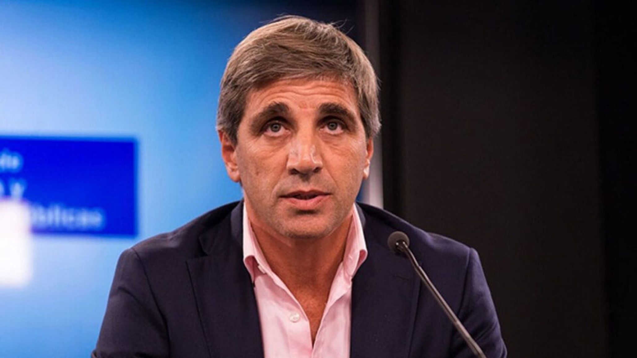 Caputo anunciará la forma en que deberán aplicar los aumentos las prepagas