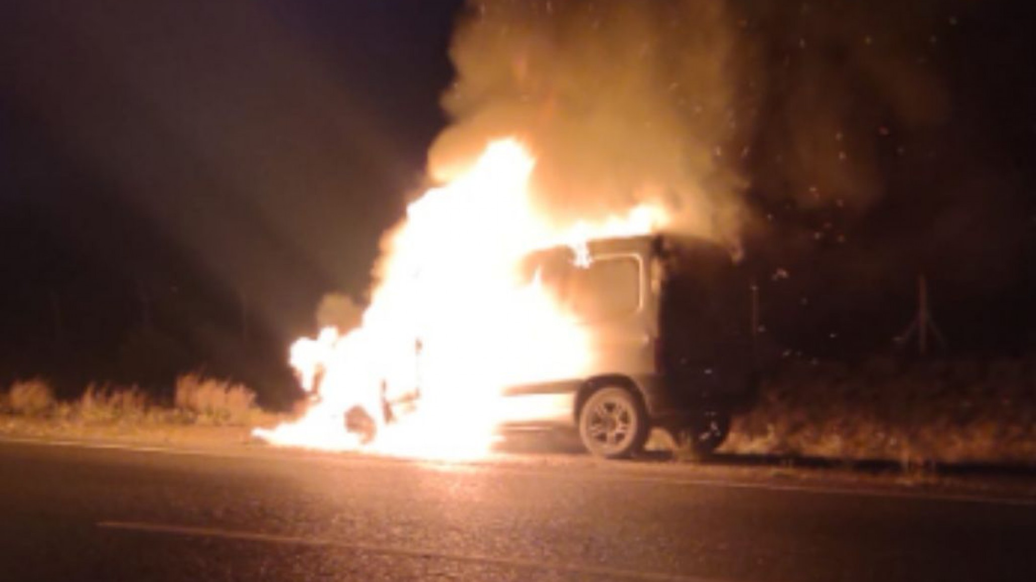 Se le incendió la camioneta en plena ruta ¿Qué dijo el dueño?