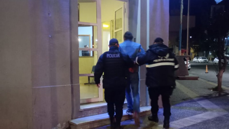 Hombre borracho fue detenido por causar disturbios en el cine