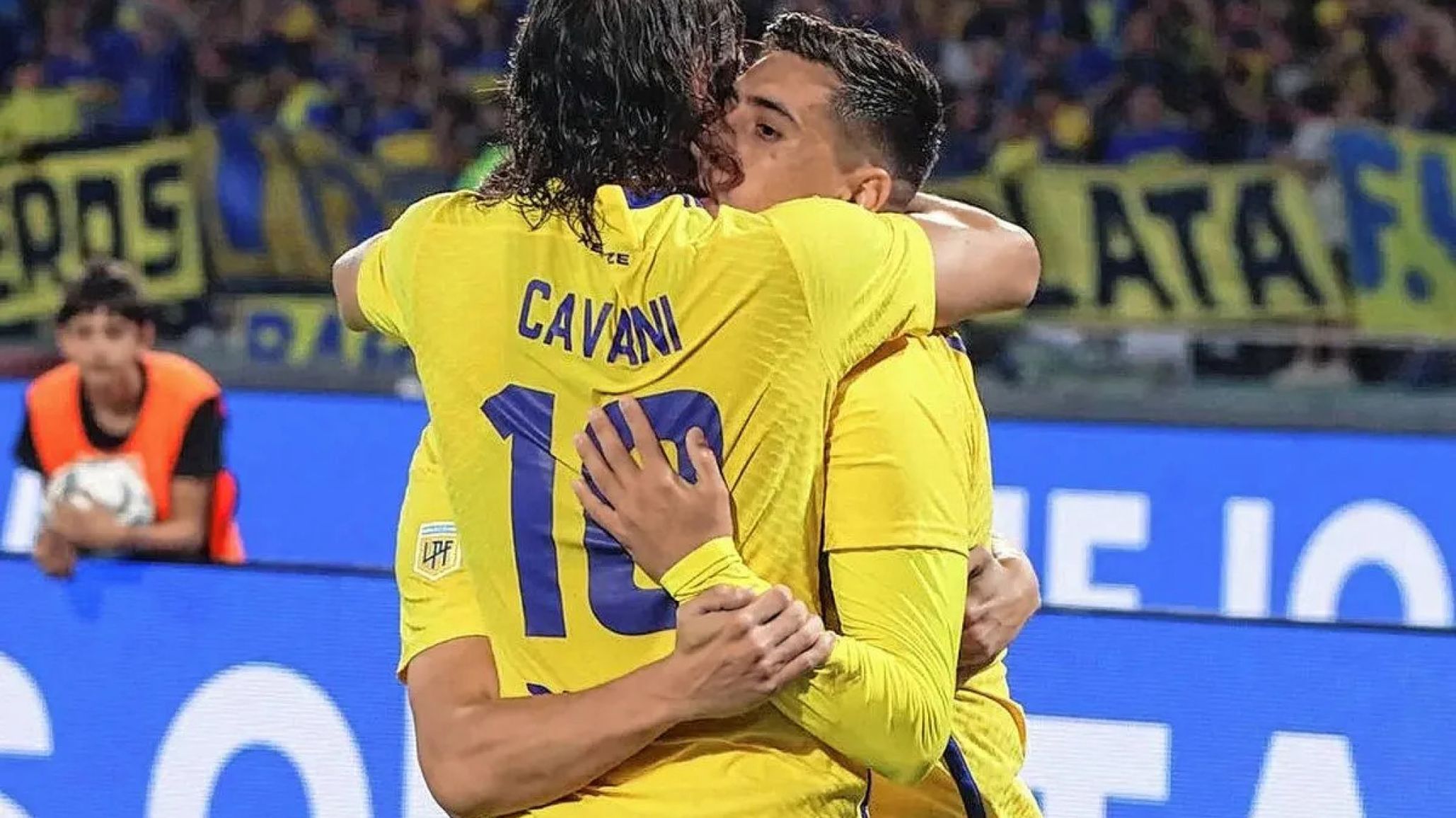 Con un golazo de Cavani a último momento, Boca le ganó a Sportivo Trinidense
