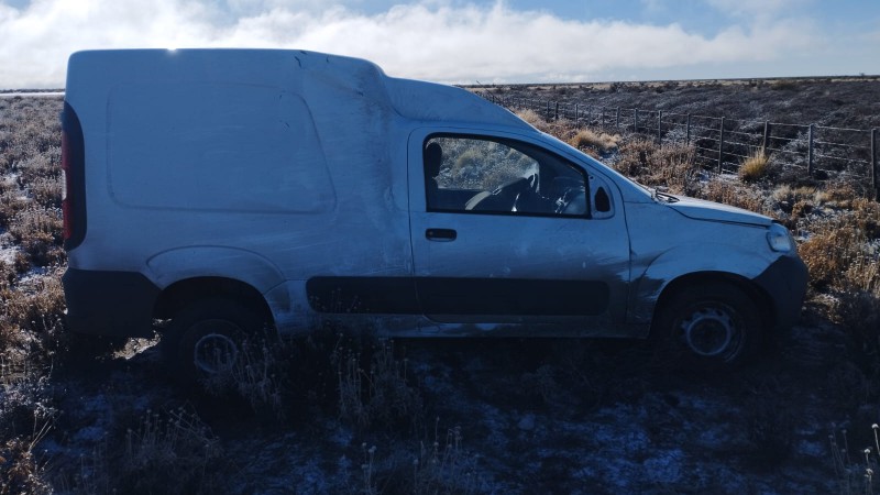 Violento vuelco de un utilitario en Ruta 3