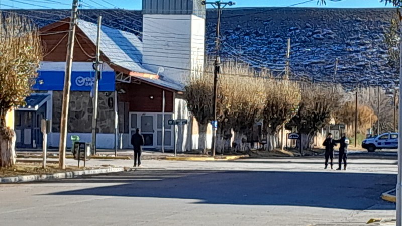 Amenaza de bomba en sucursal bancaria de Río Mayo: "Todo lo que sucedió fue como una película"