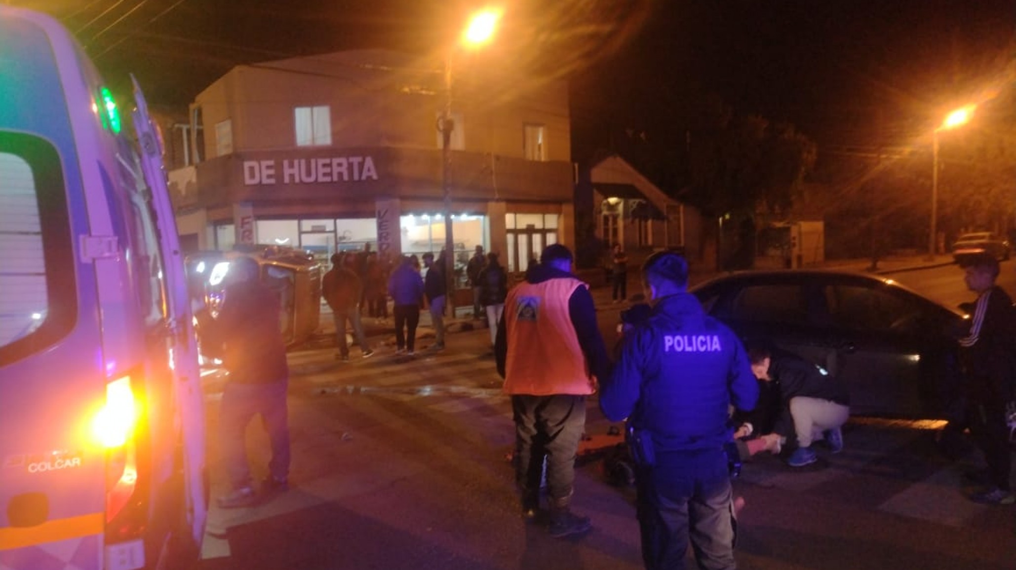 Chocaron dos vehículos y una acompañante resultó lesionada