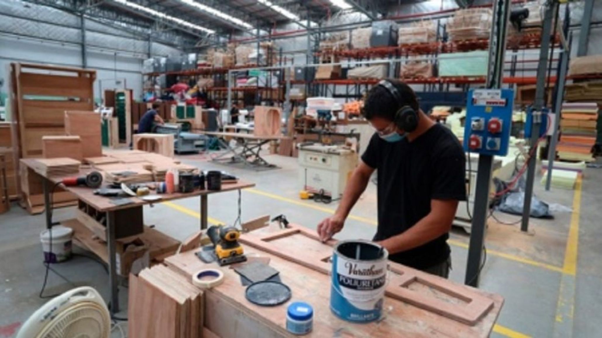 La industria pyme cayó 18,3% en abril, la más fuerte en tres meses