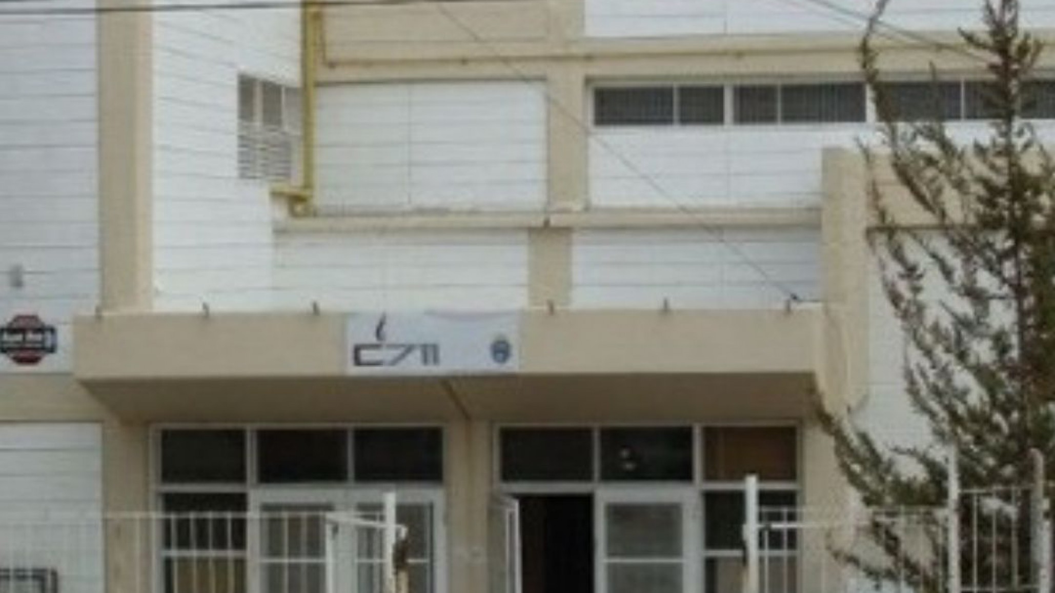 Escuela 711 suspende clases: "Un estudiante de la escuela fue asaltado y no sobrevivió al hecho"