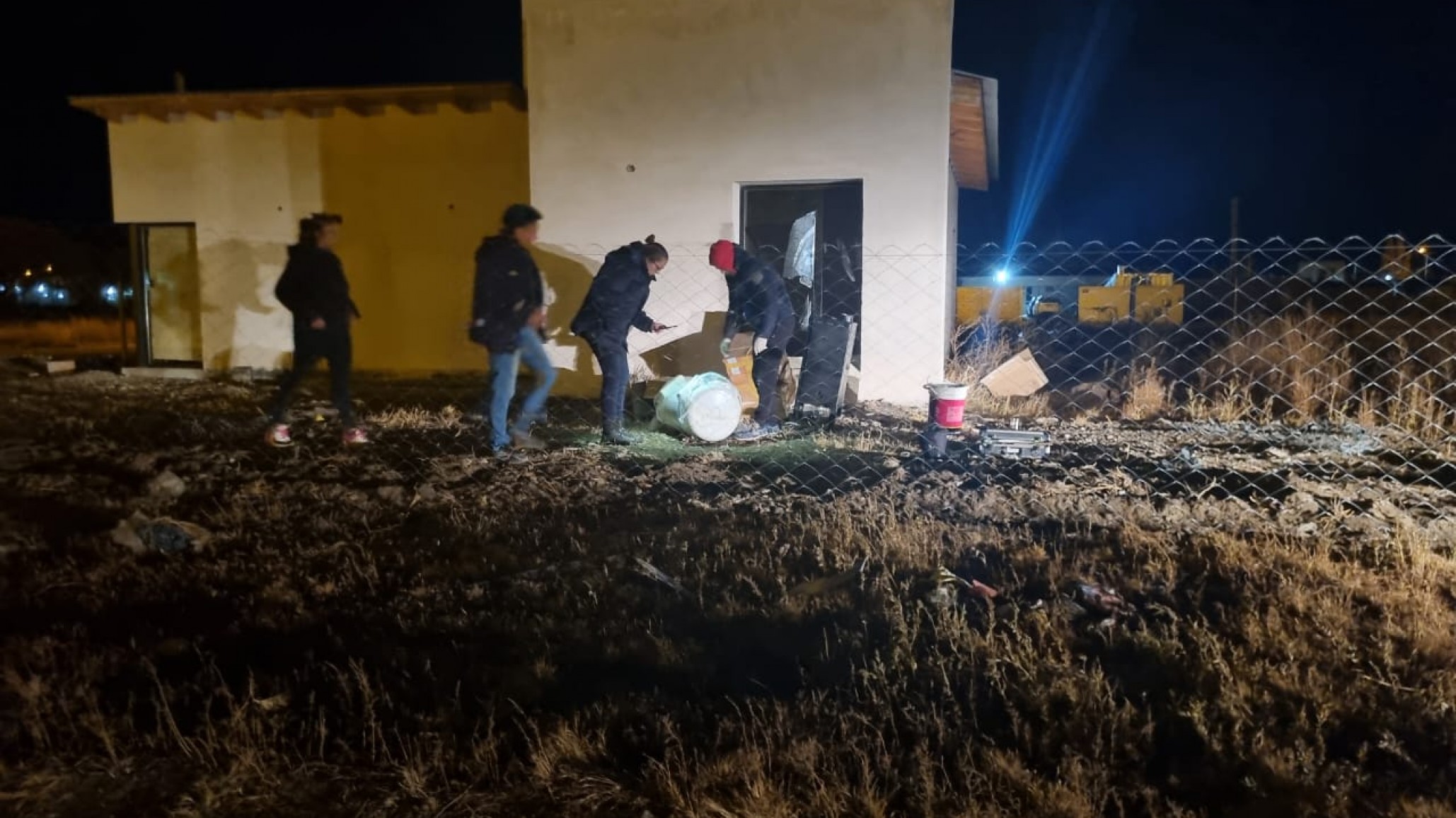 Vecinos lograron detener un robo: rompió la ventana e intentó llevarse un termotanque y una salamandra