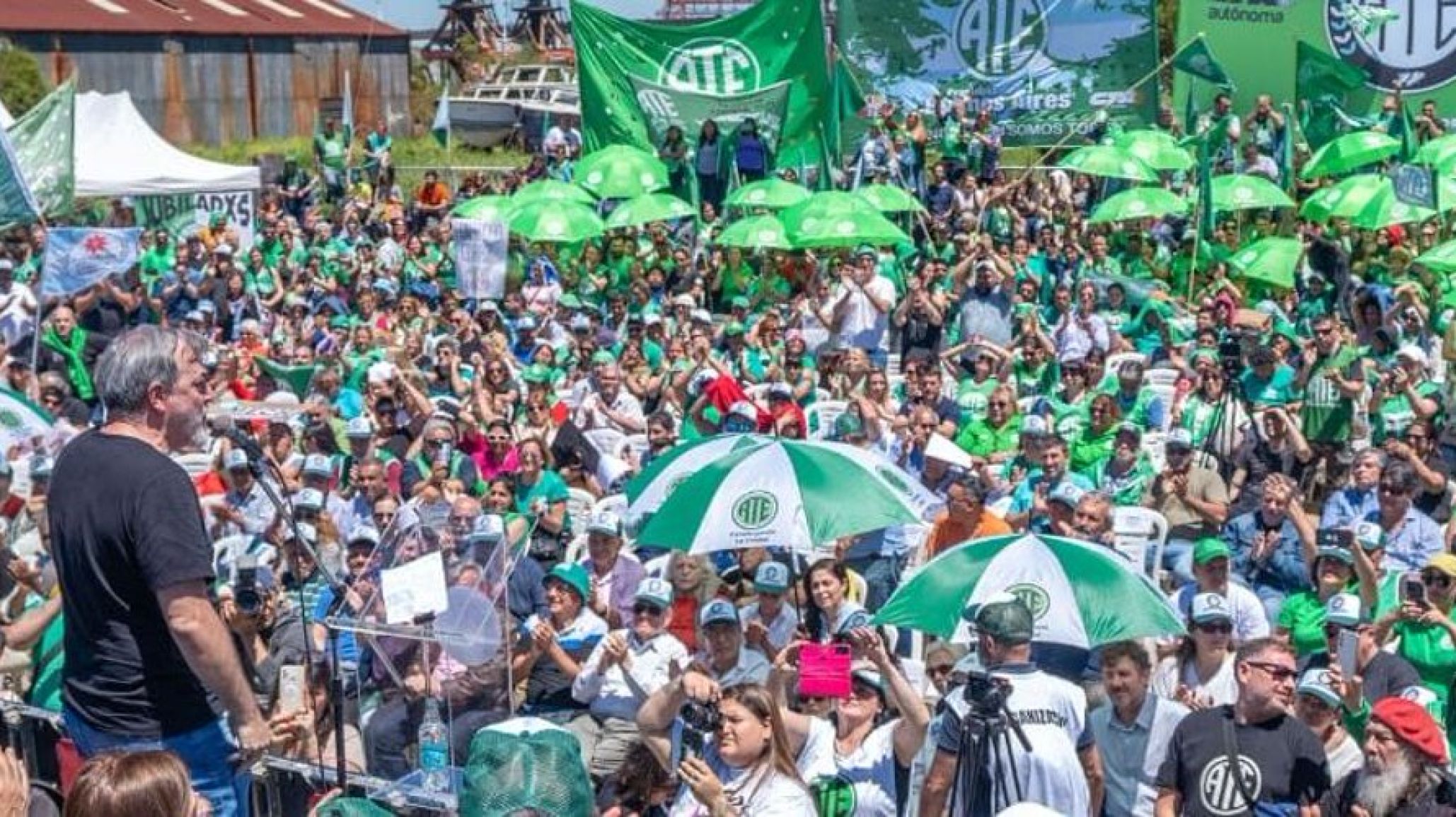ATE bloqueará accesos al aeropuerto de Córdoba por la visita de Milei en el acto de mayo
