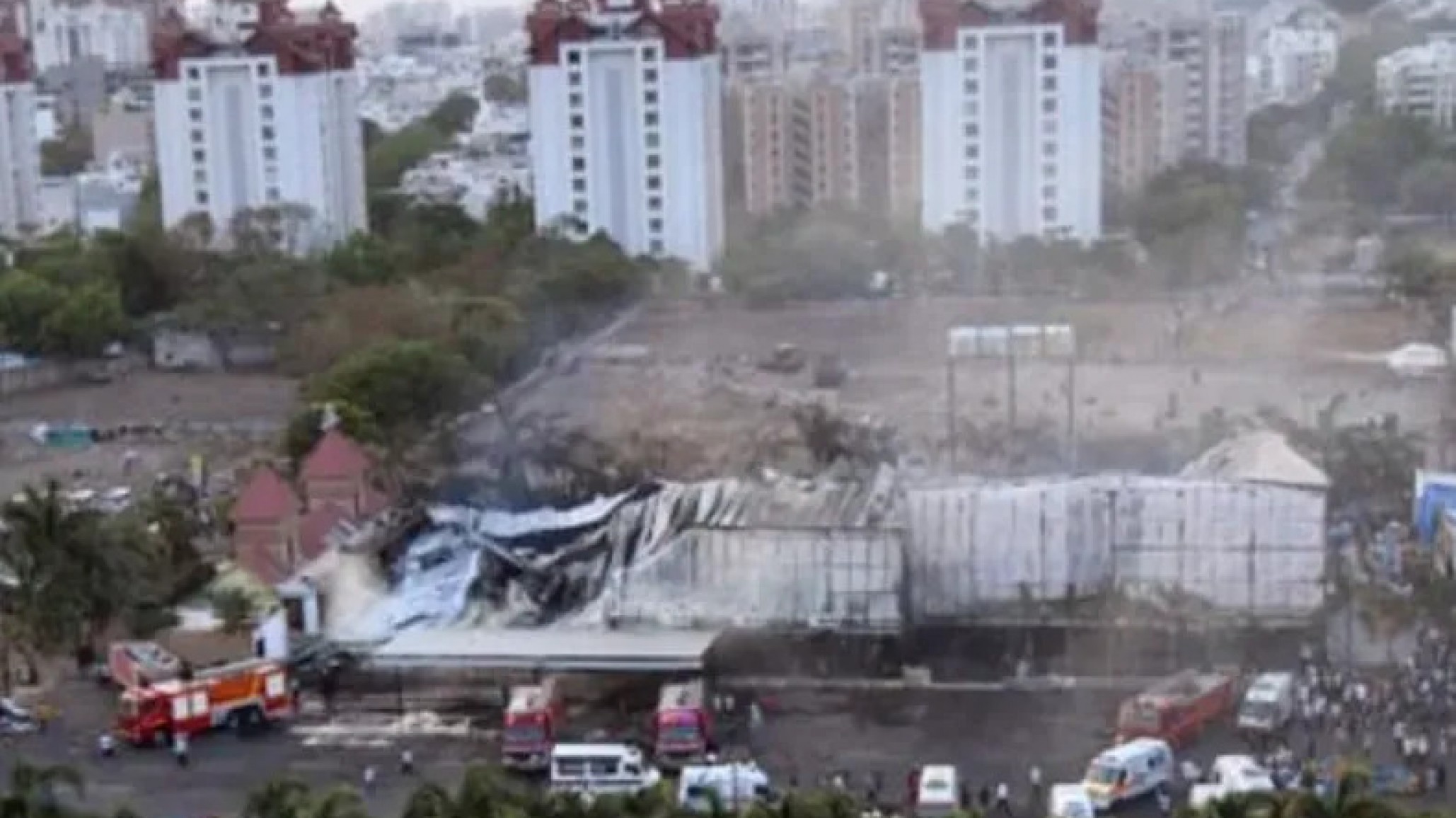 Tragedia en India: Al menos 25 muertos por un incendio en un patio de juegos