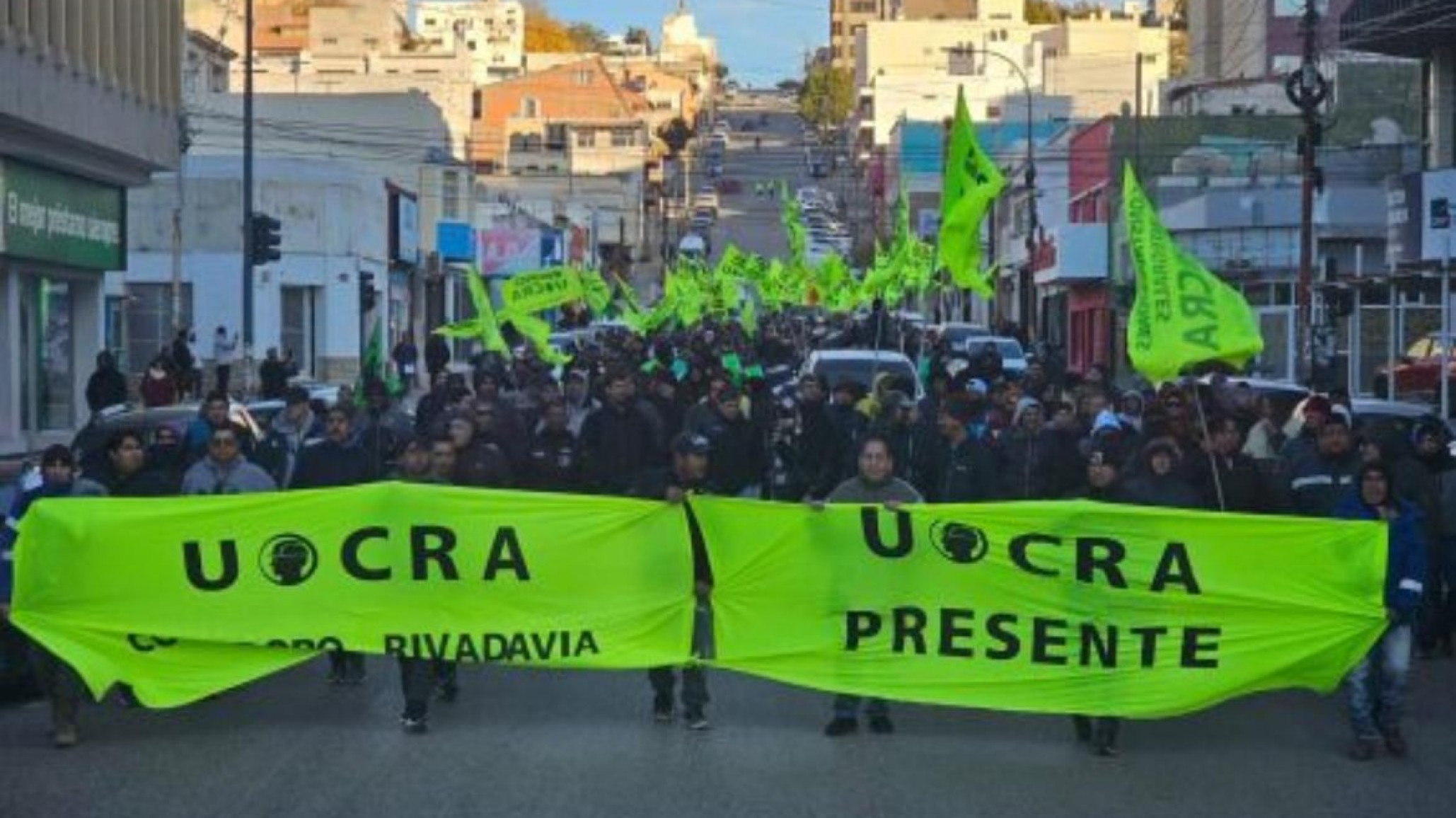 UOCRA en movilización al municipio: "Tenemos 2000 desocupados en Comodoro"