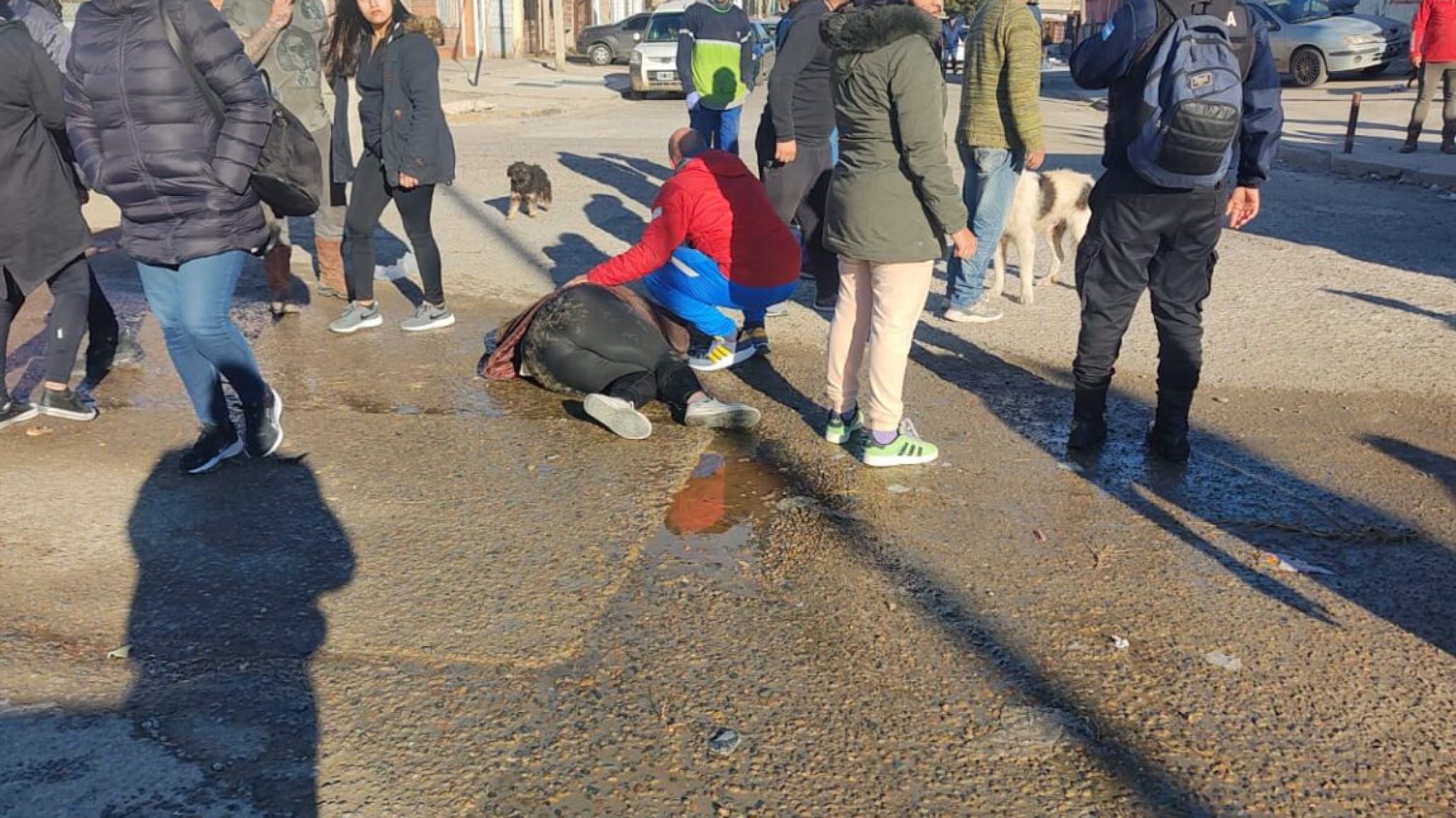 Una motociclista terminó en el hospital tras un accidente
