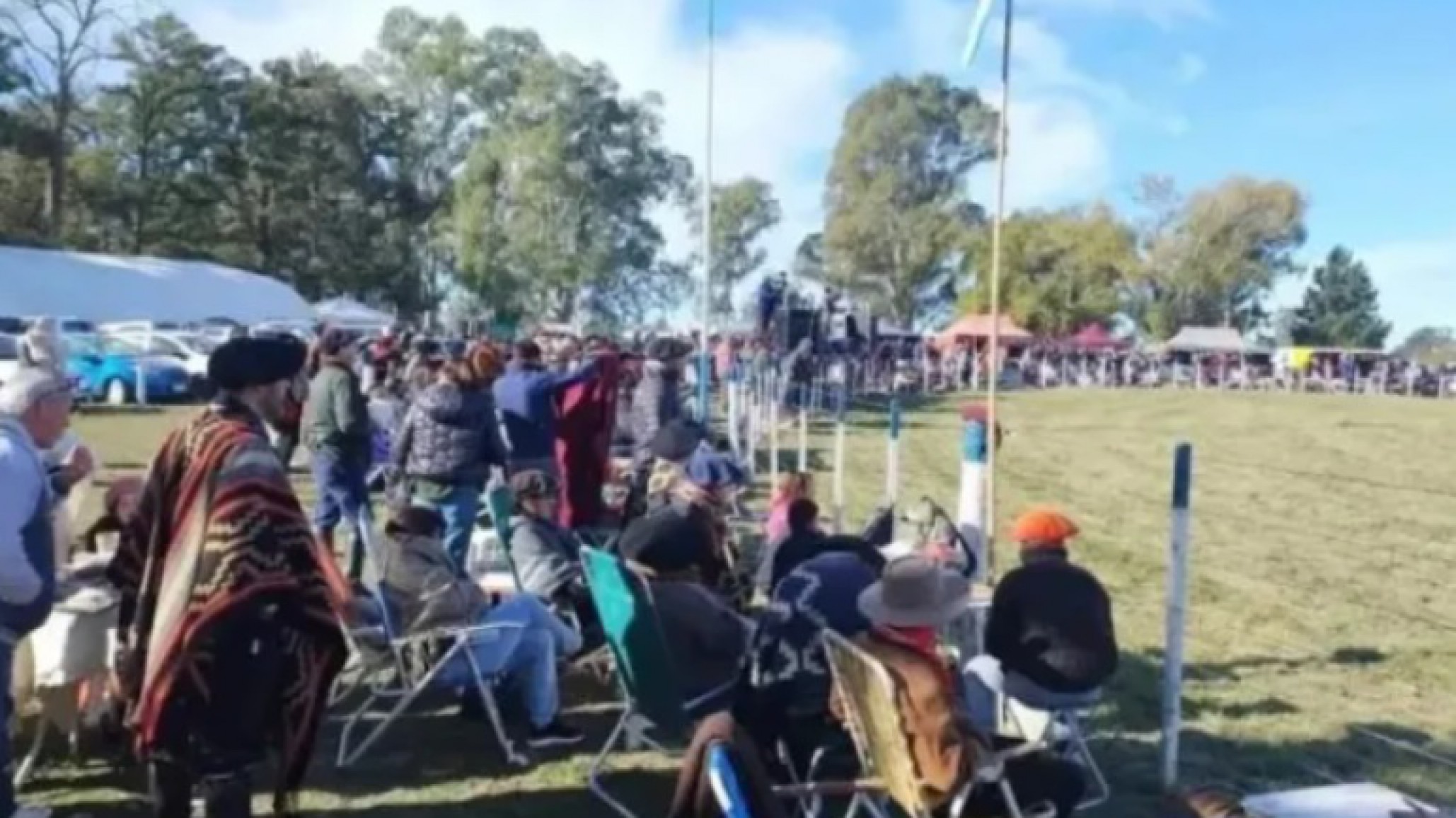 Murió un jinete tras caer de su caballo en un festival de doma