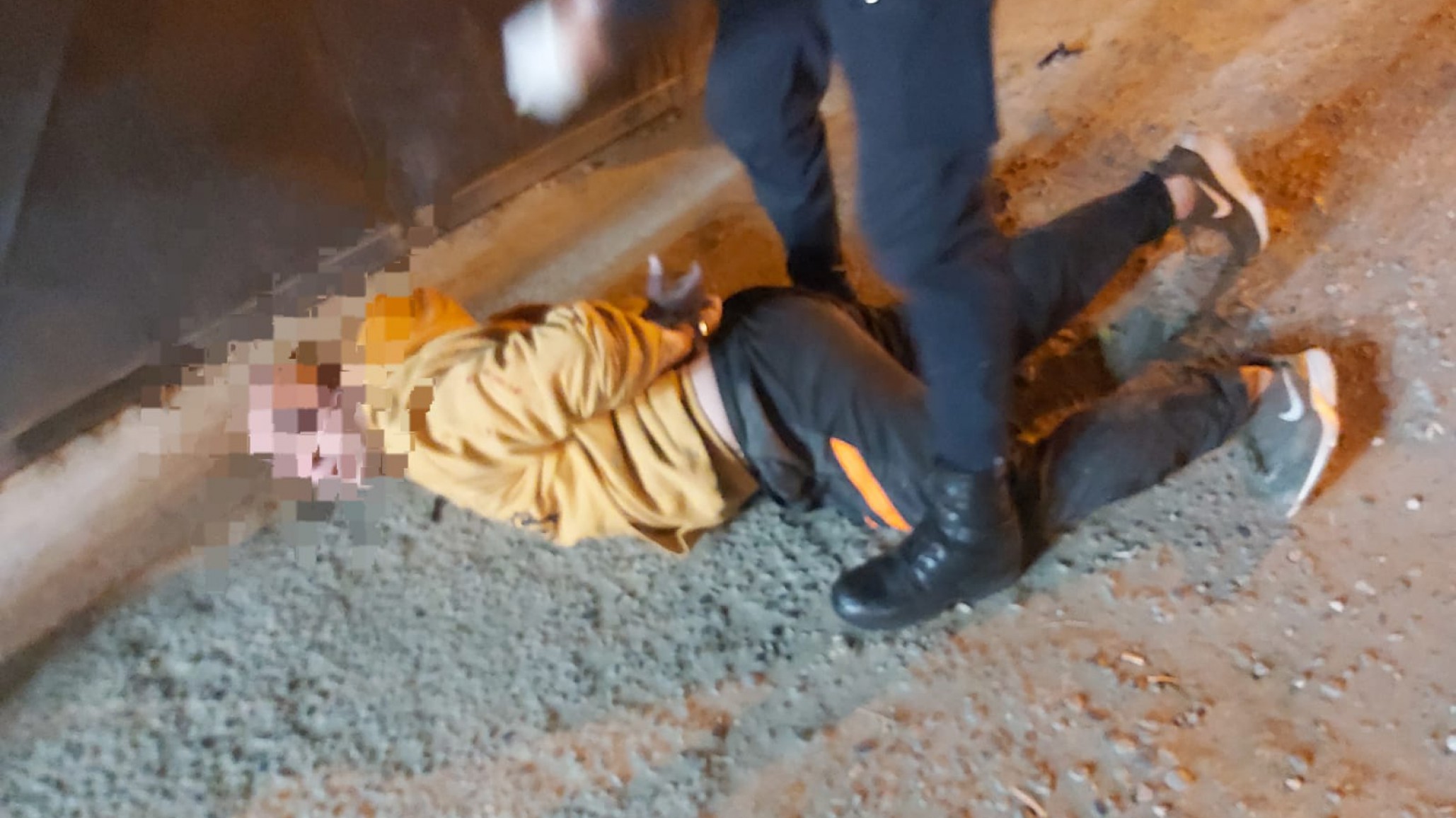 Un hombre terminó en el hospital tras ser herido con un cuchillo en una pelea