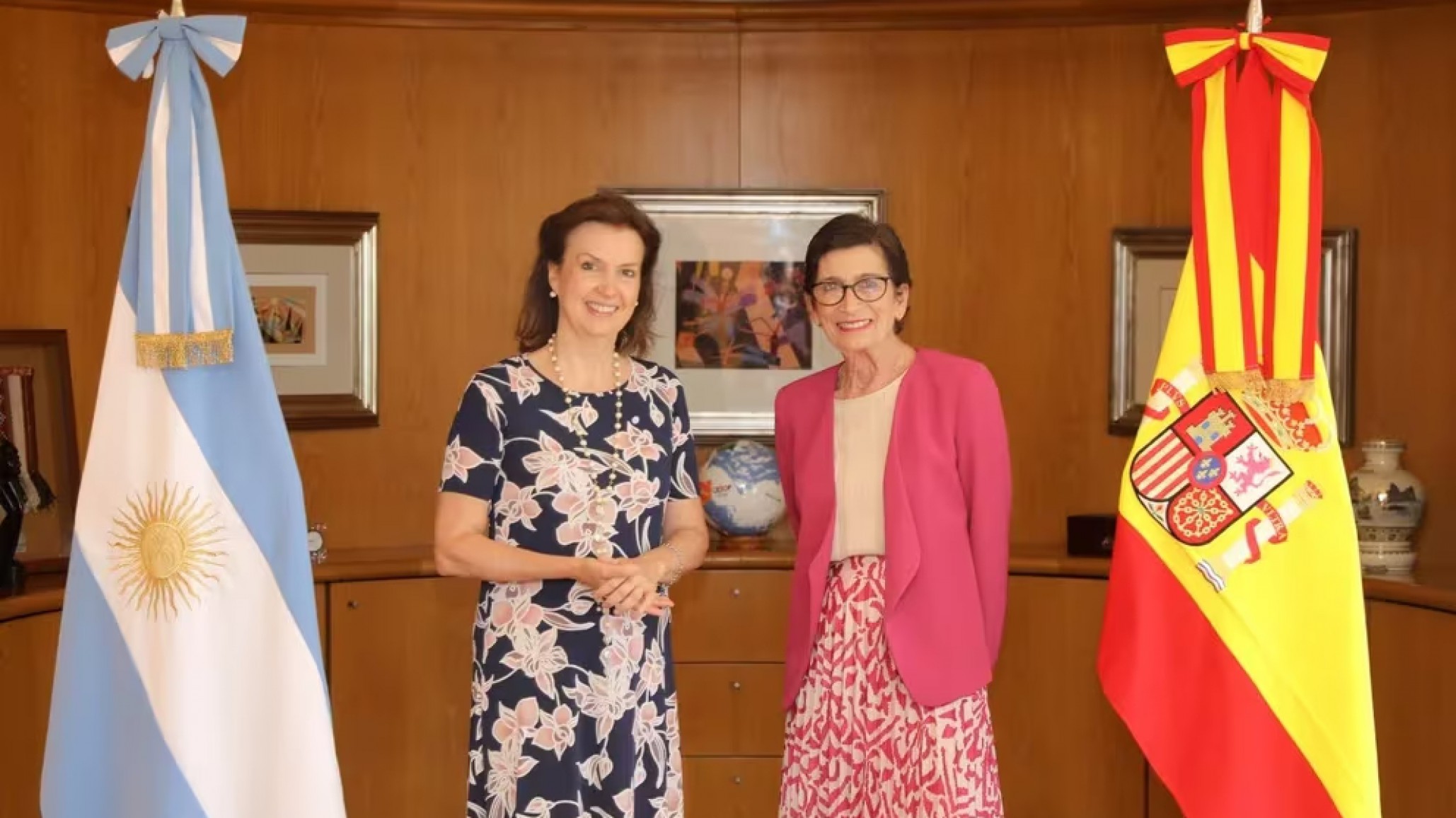 España oficializó el retiro de su embajadora en Buenos Aires