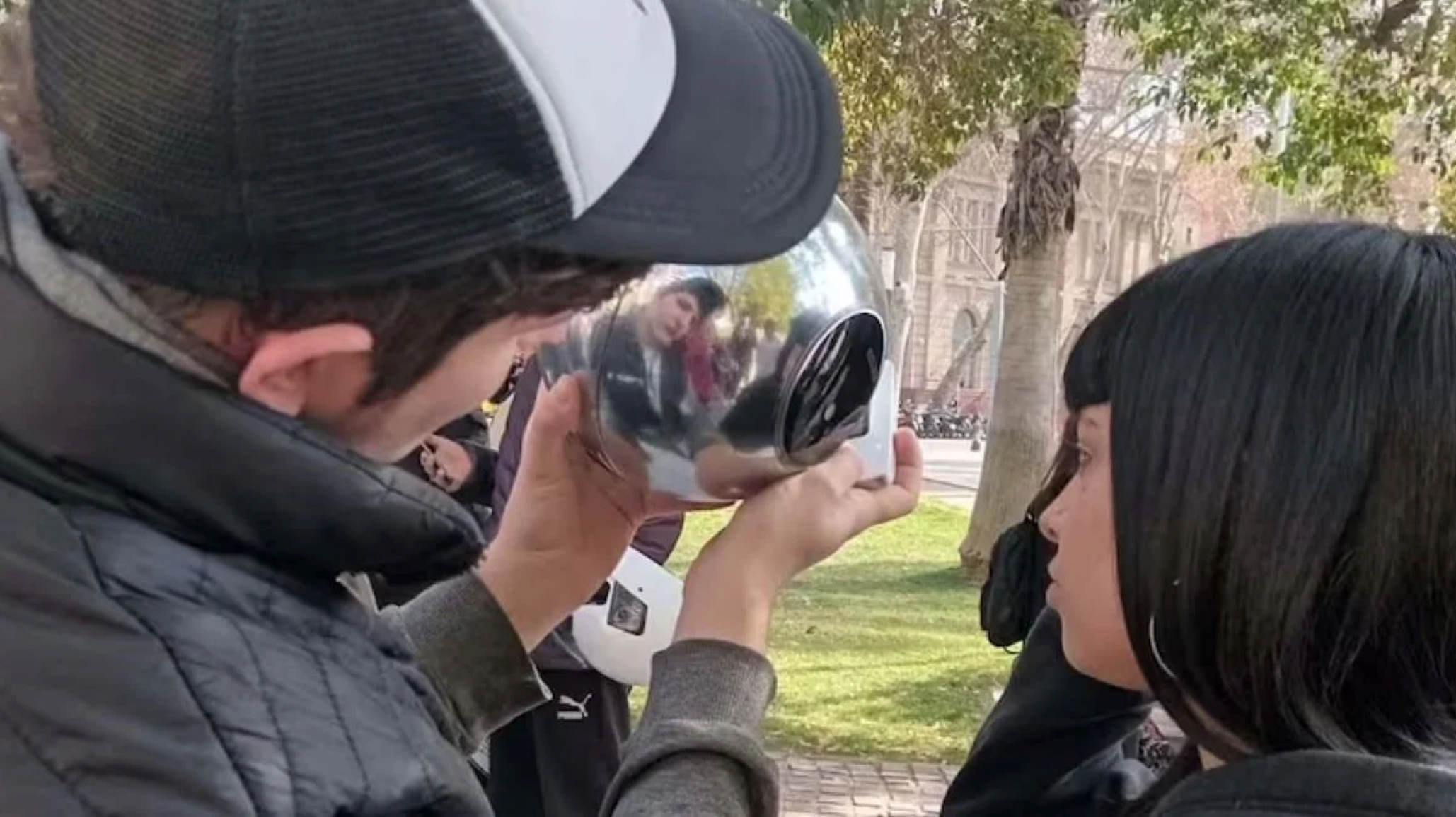 En una provincia de Argentina ofrecen $15.000 por escanear el iris de las personas"