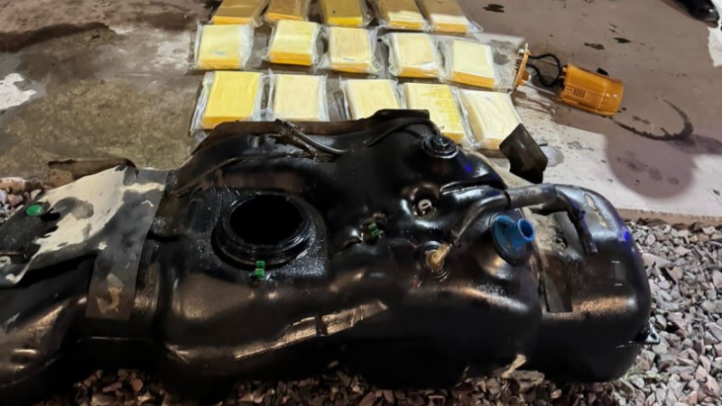 Dos detenidos: trasladaban más de 20 kilos de cocaína escondidos en el tanque de nafta