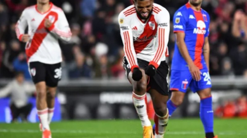 River logró una victoria sobre Tigre con tres goles de Borja