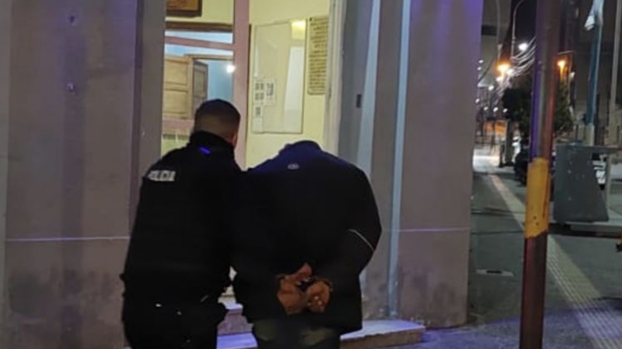 Dos hombres fueron detenidos por robar una caja de herramientas