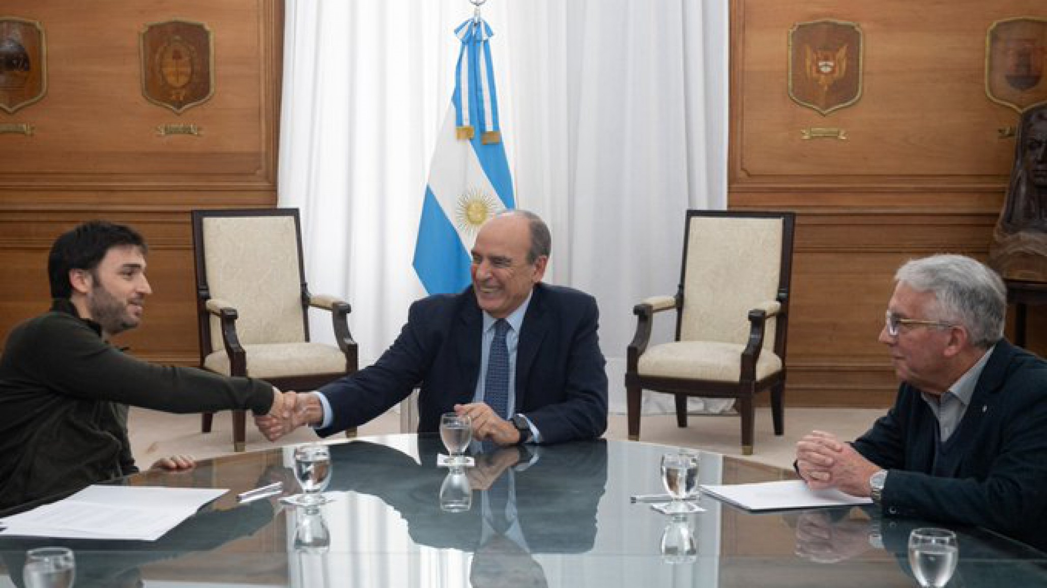 En la previa del tratamiento por la Ley de Bases, Torres acordó con Nación la repotenciacion del acueducto