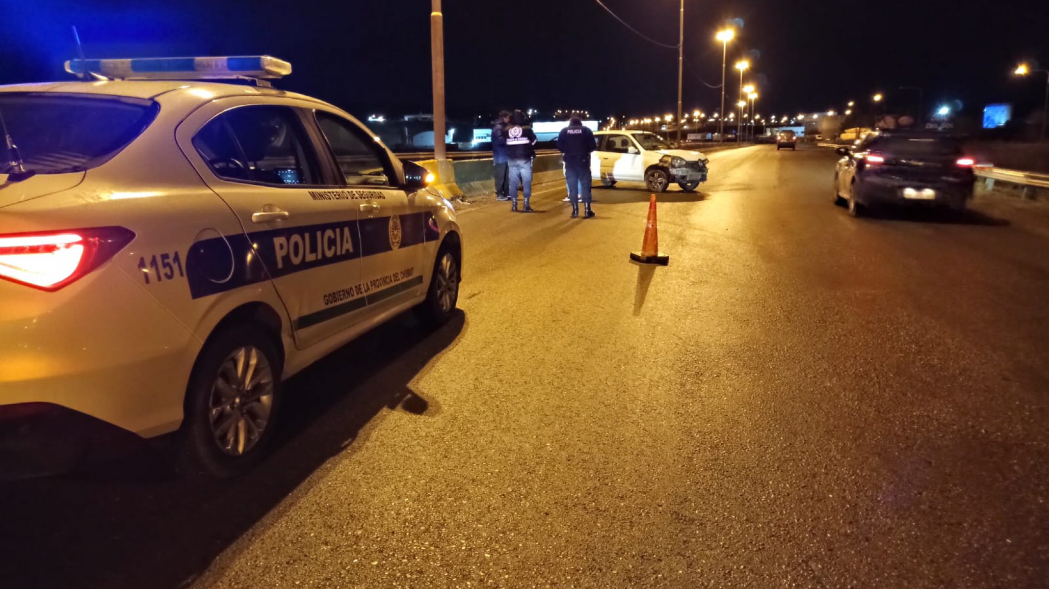 Ruta 3 y 26: Perdió el control de su Renault Clio y lo impactó contra el guardarraíl en la rotonda