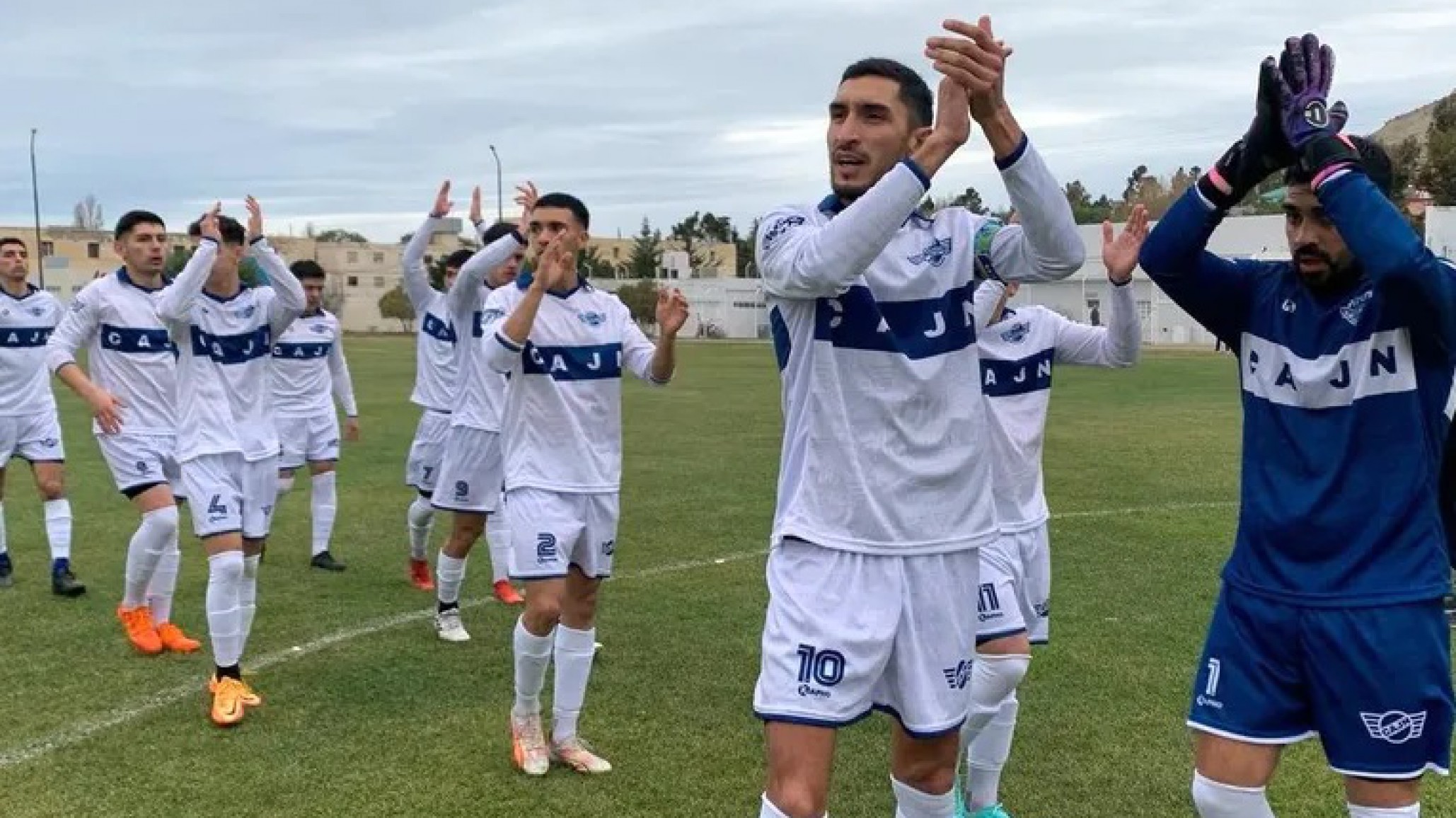 Newbery consolida su liderato y amplía la ventaja ante Huracán