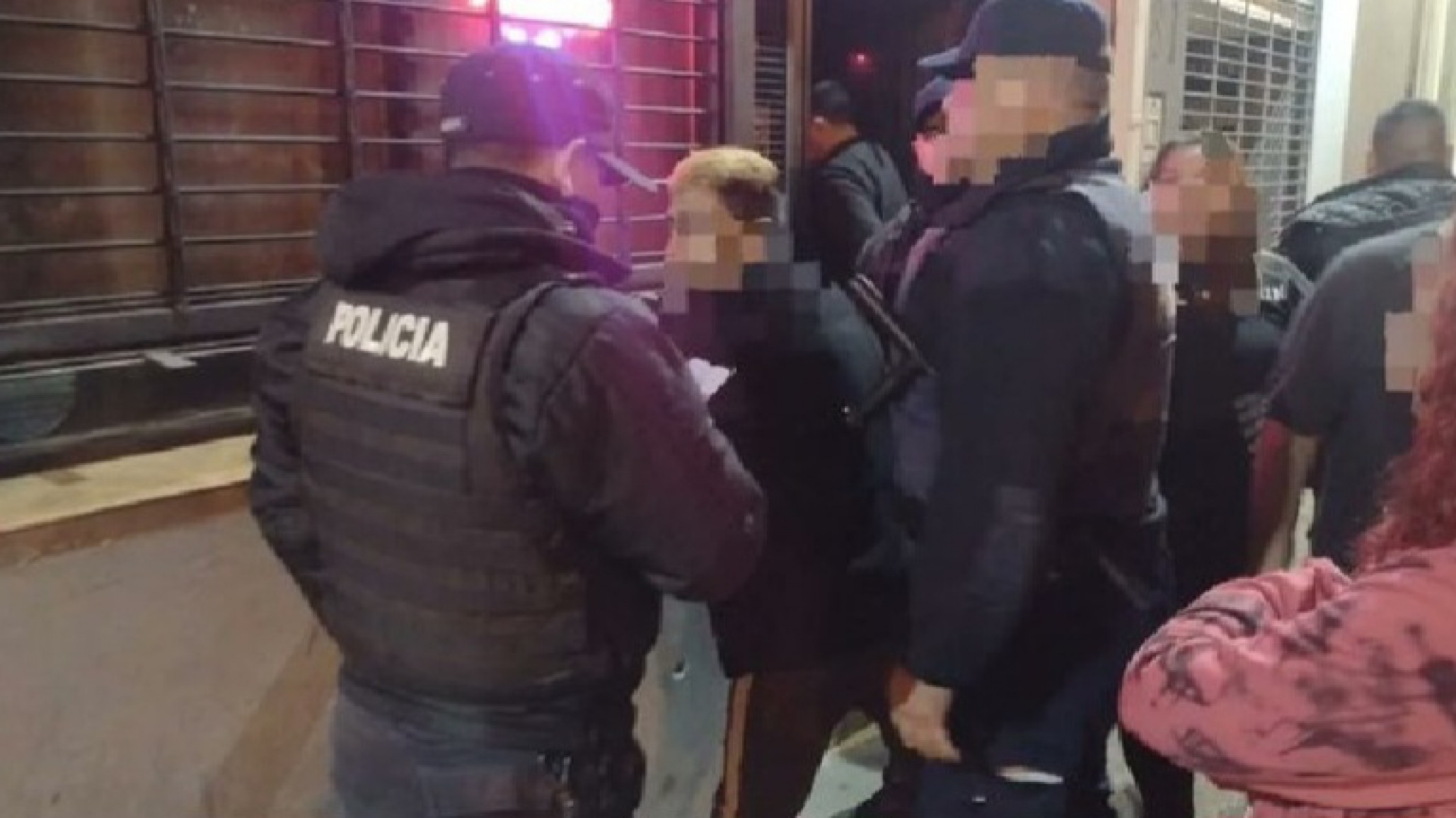 Detuvieron en un boliche a un hombre que tenía pedido de captura