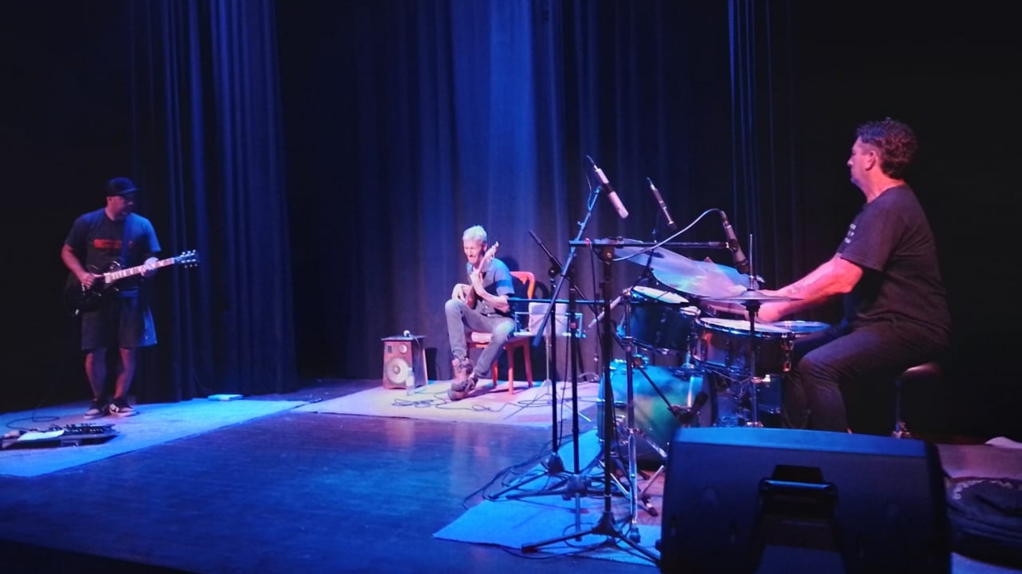 El trío de jazz Roldán Chávez Novoa se presenta por primera vez en Comodoro