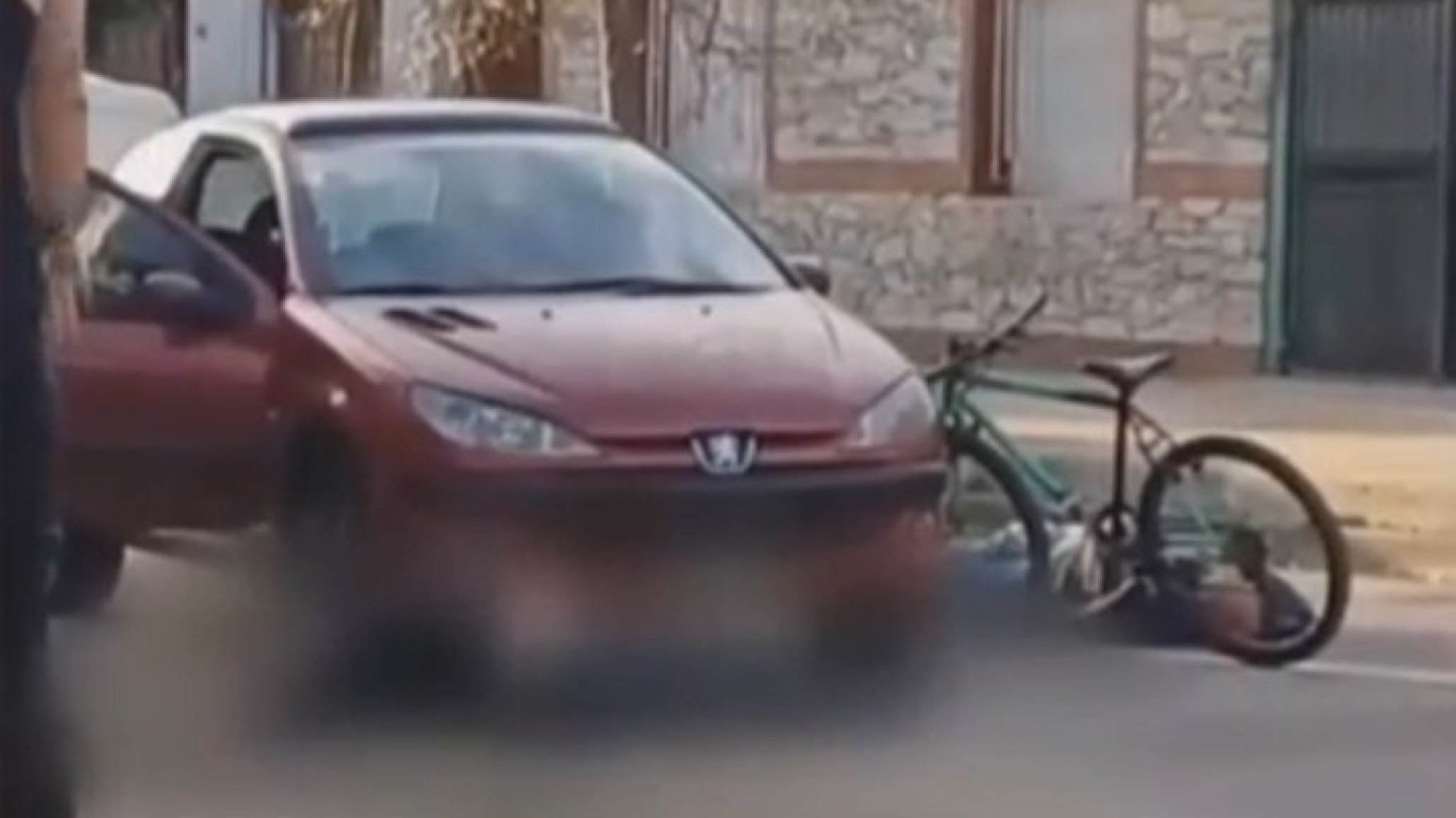 Asesinó a su hermano en la vía pública: la disputa detrás del fatricidio
