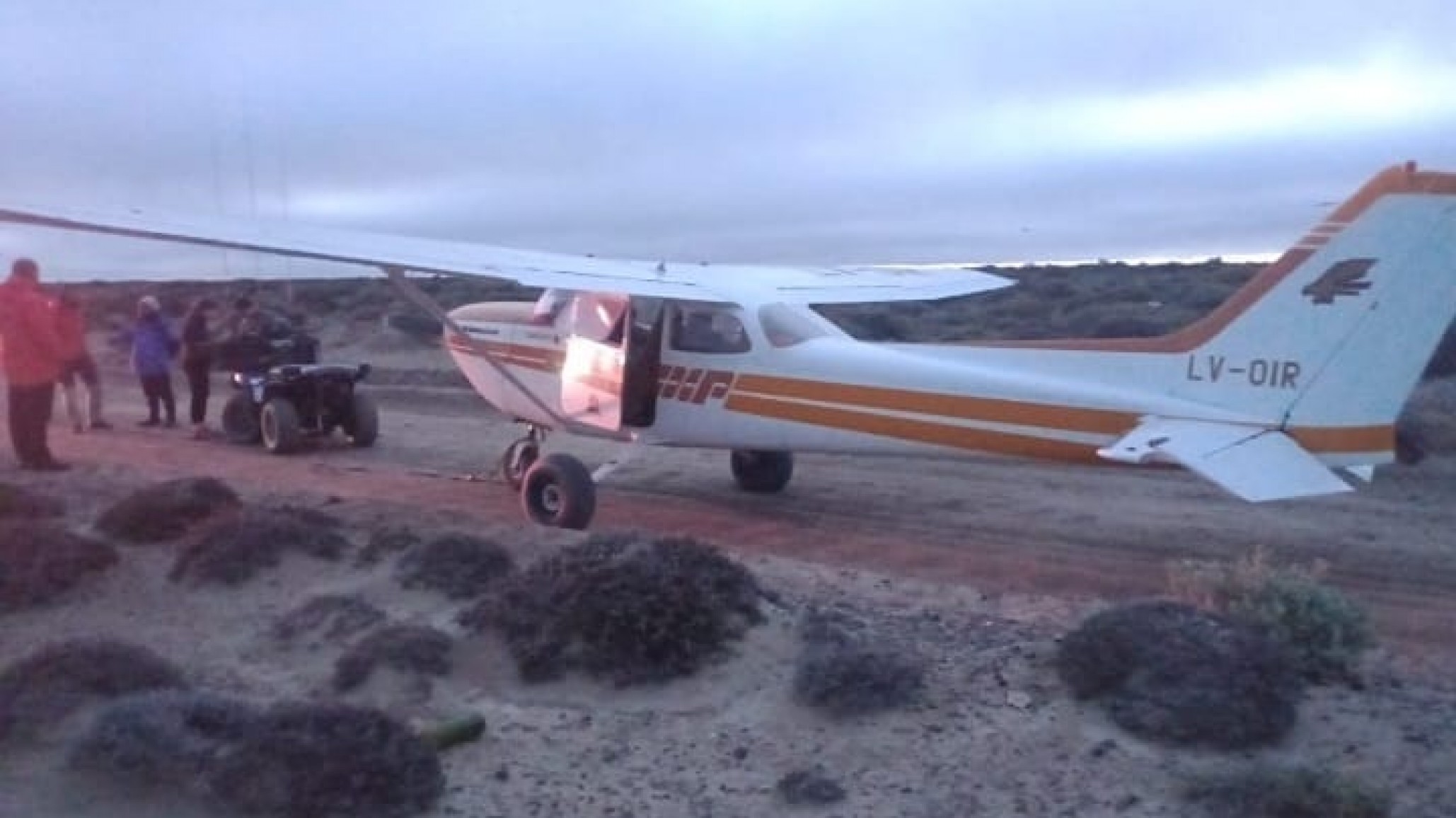 Una avioneta que viajaba desde Comodoro tuvo un aterrizaje de emergencia