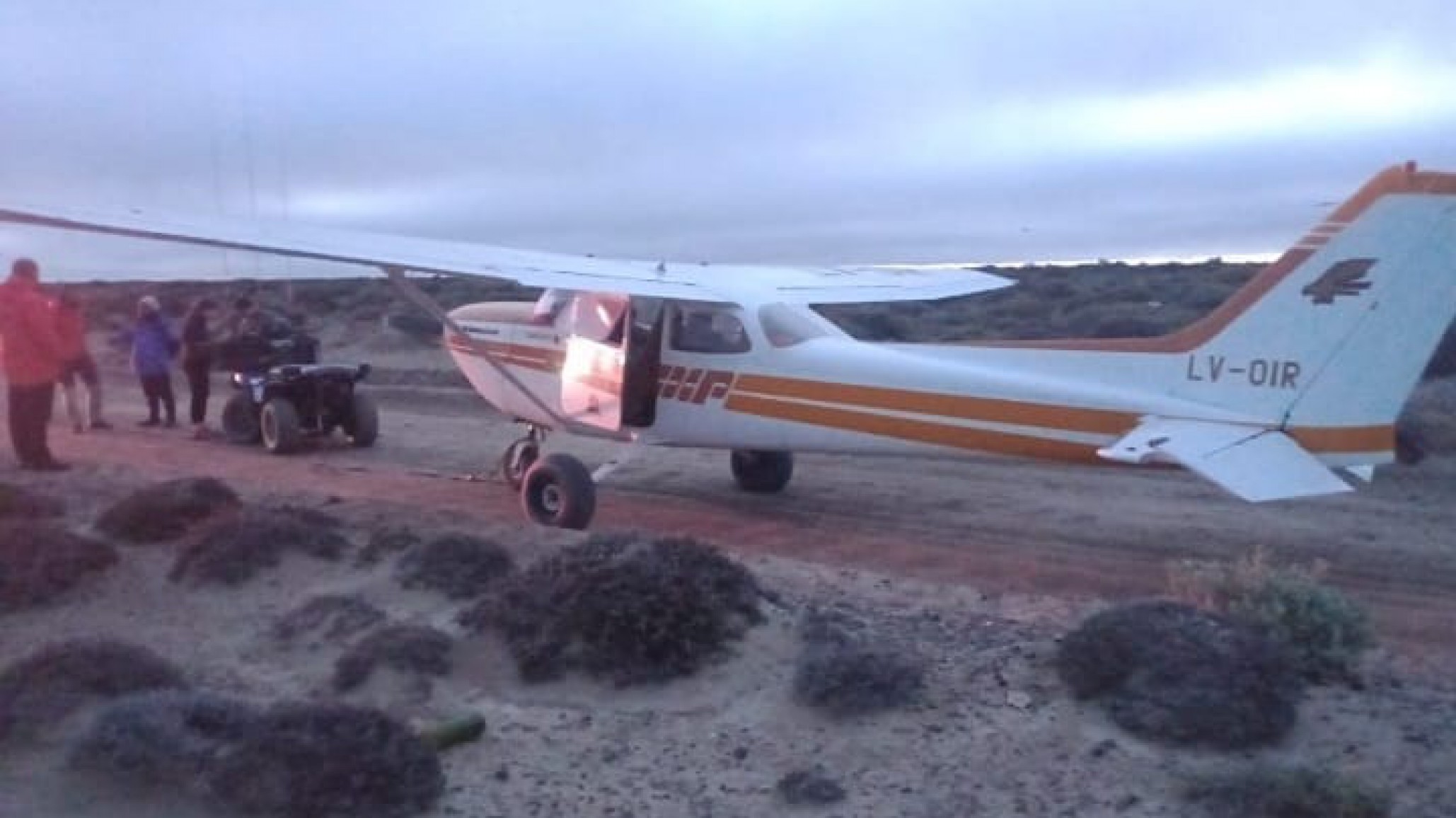 Una avioneta que viajaba desde Comodoro tuvo un aterrizaje de emergencia