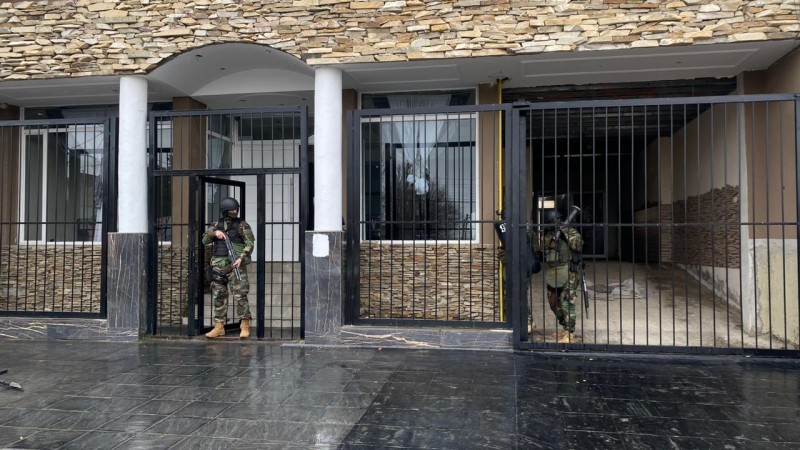 Allanamientos por estafa en Caleta Olivia: Detienen a un gitano y secuestran dos millones de pesos