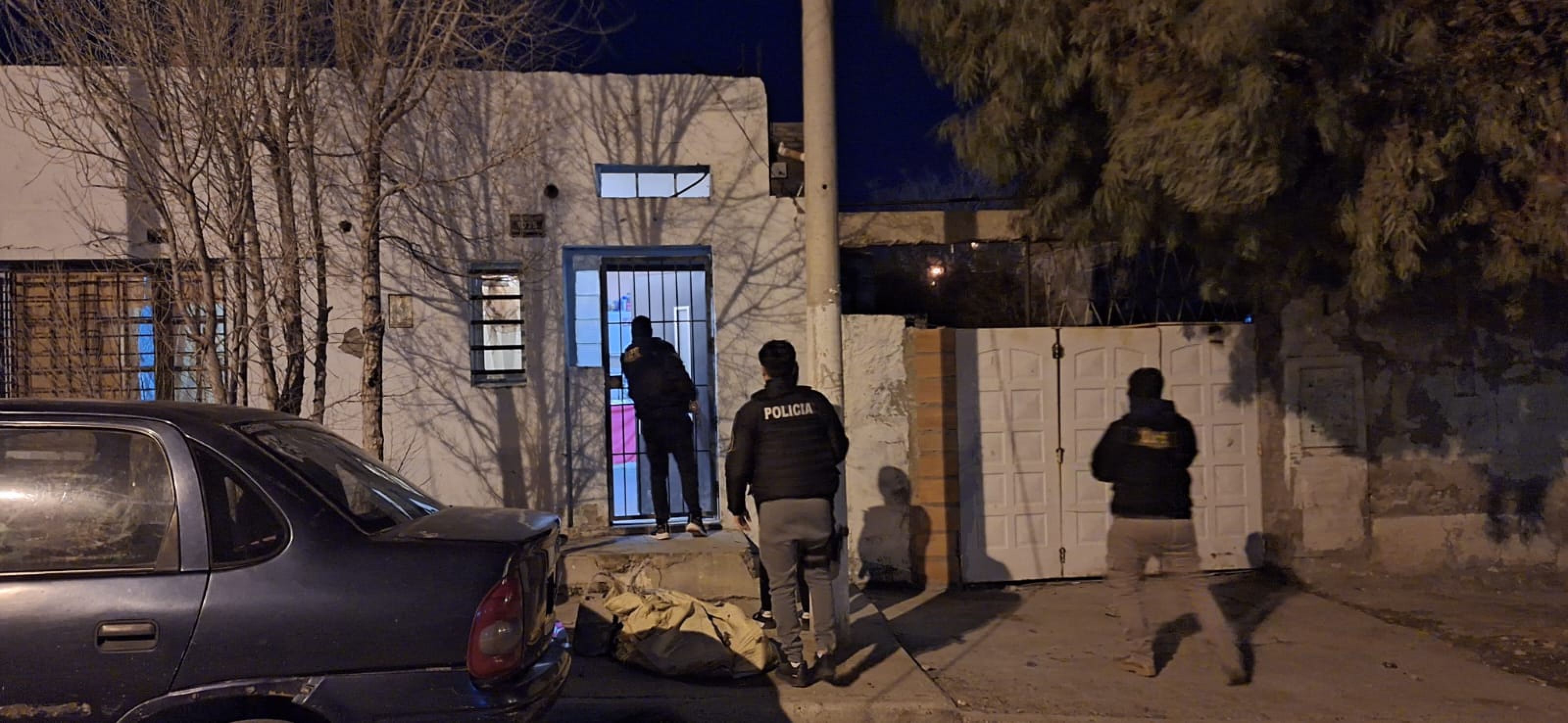 Allanamiento por un robo en el barrio San Martín: identificaron y secuestraron al auto que participó del hecho