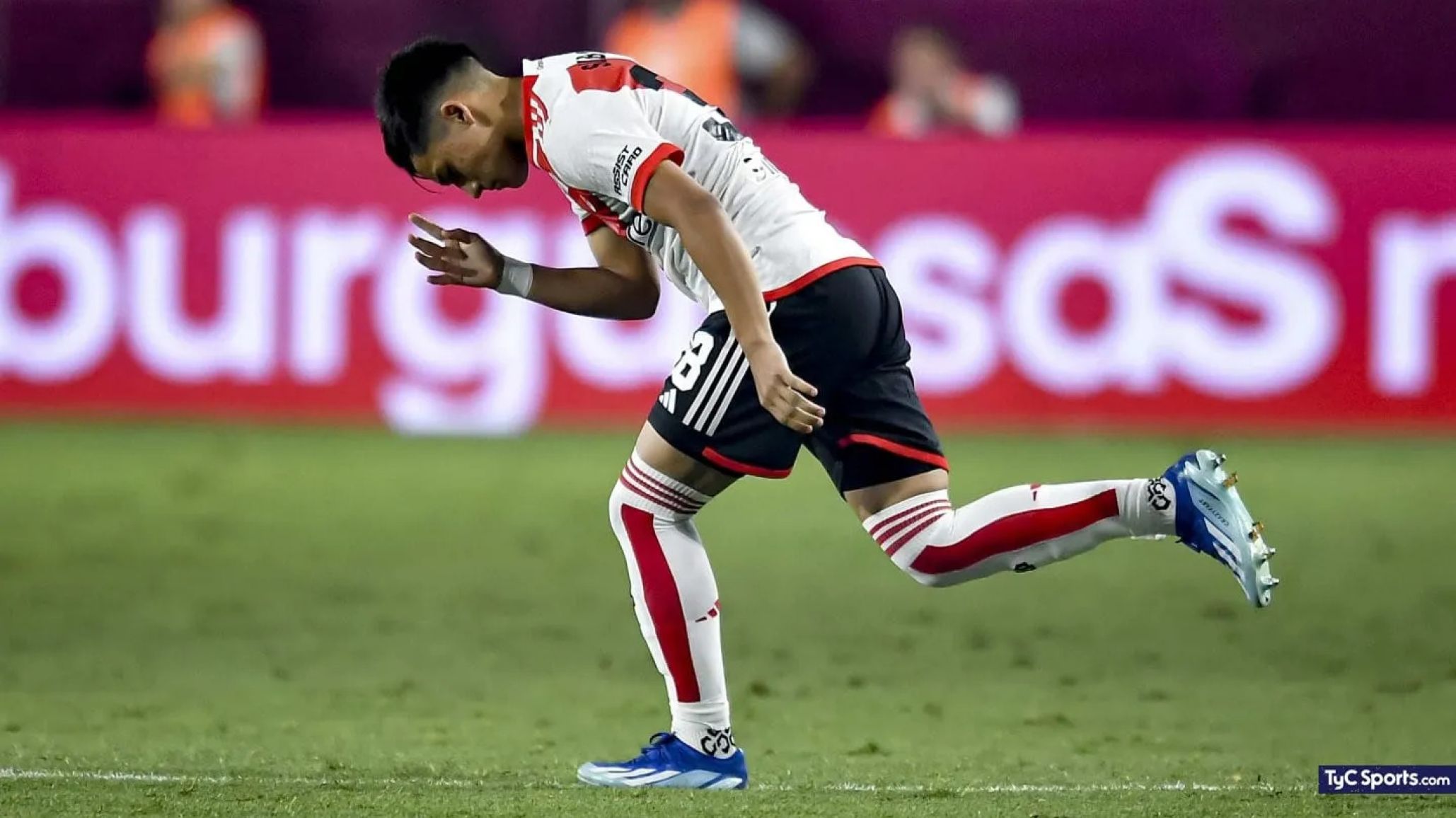 Con asistencia de Ian Subiabre, River goleó 4-0 a Defensa y Justicia