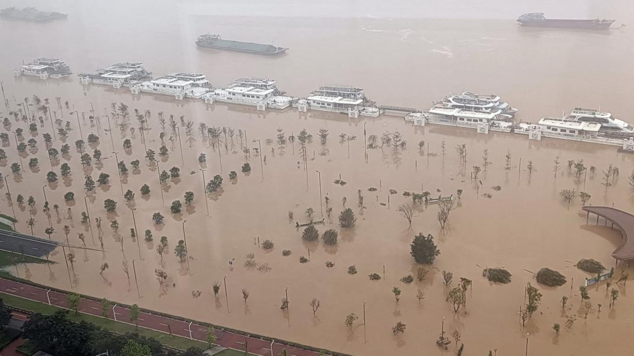 Las lluvias en China dejaron más de diez muertos y decenas de desaparecidos