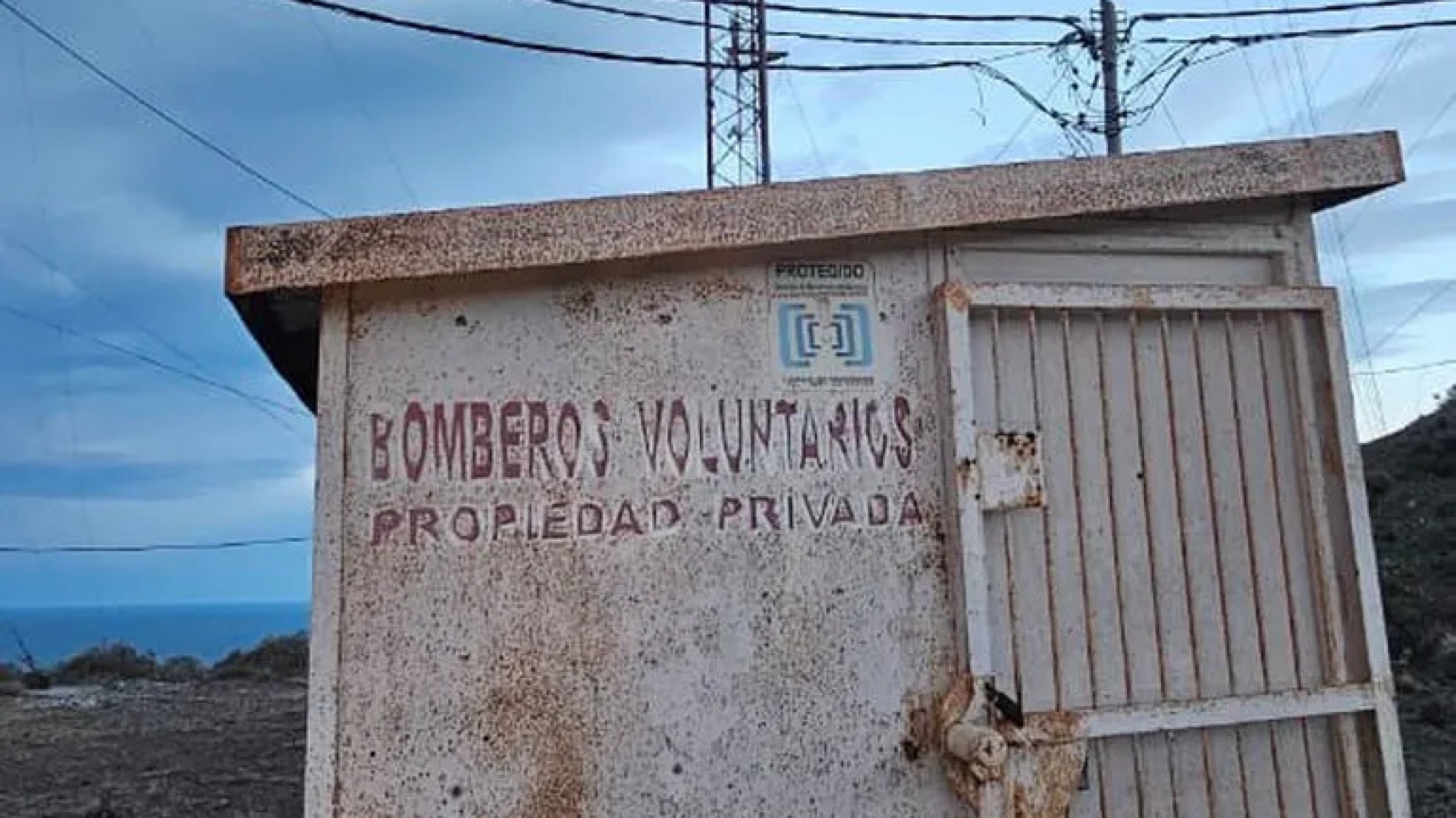 Los bomberos y la línea 107 fueron afectados por un robo de cables