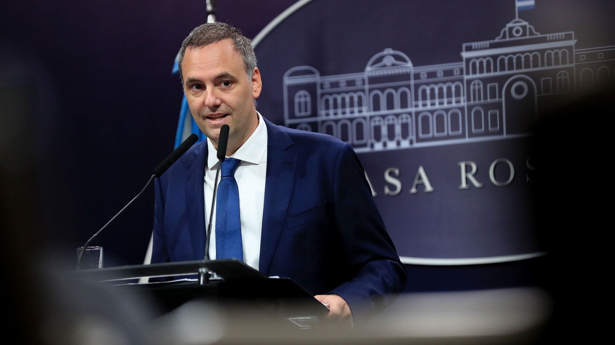 "Barrida y limpieza": Así se refirió Adorni a una nueva ola de despidos planificada para el 30 de junio