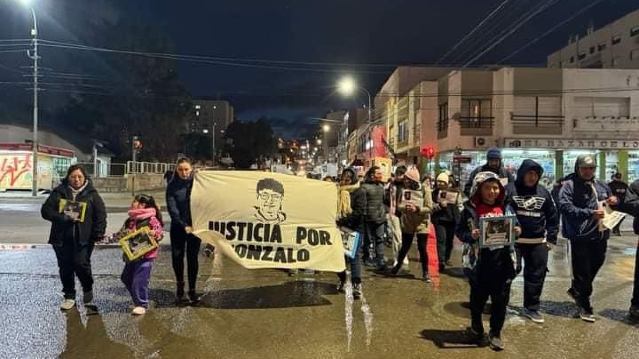 Justicia por Gonzalo G黣nchur: A un mes del crimen, familiares y amigos exigen respuestas