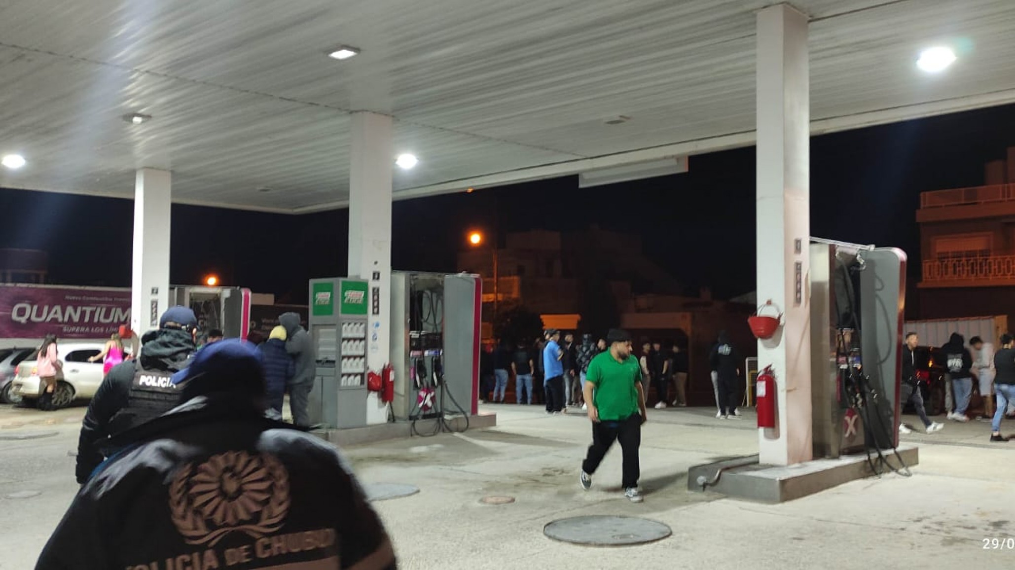 200 menores quisieron ingresar a un local bailable con una aplicación falsa de Mi Argentina